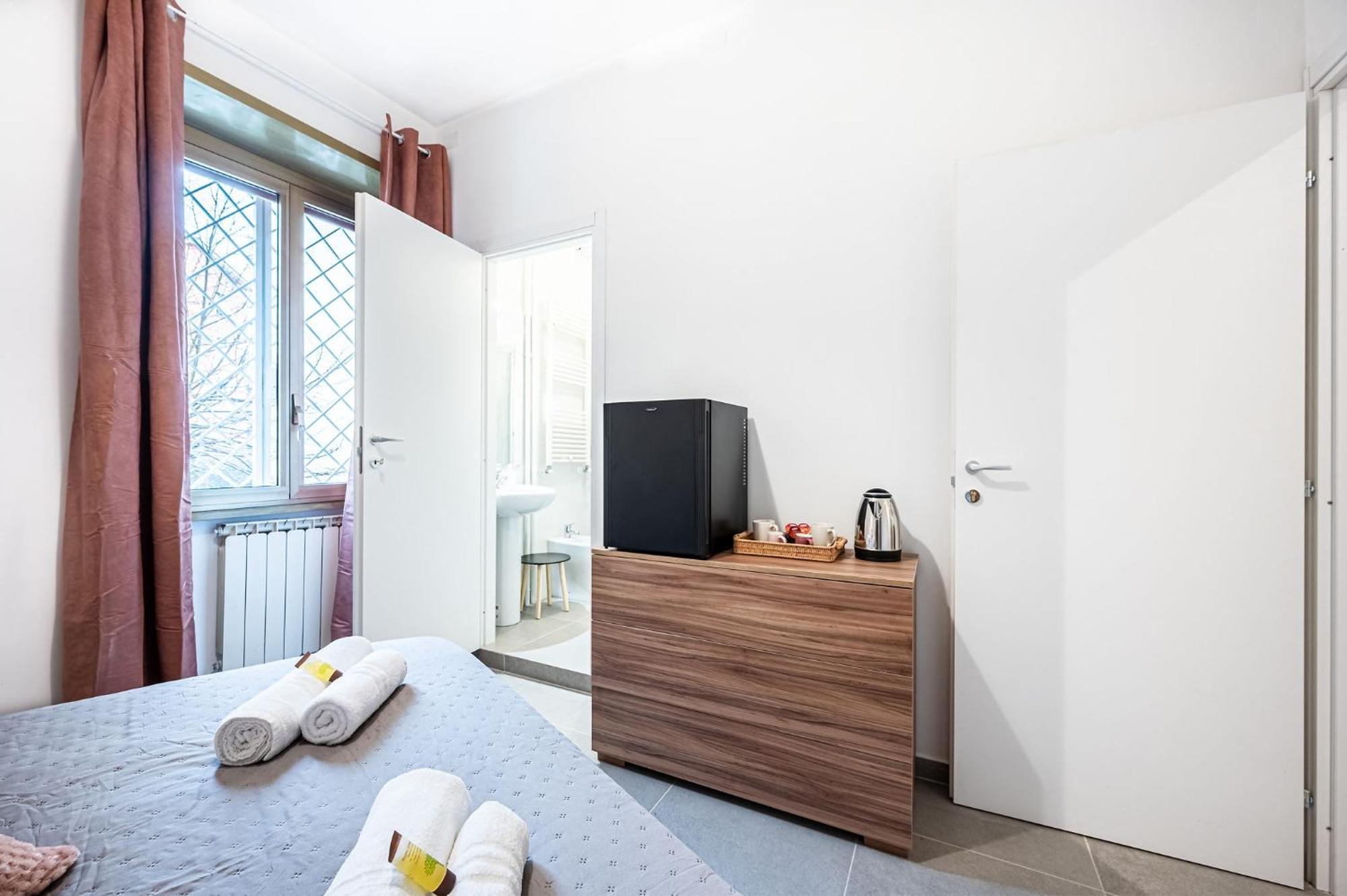 Marconi Charme & - 2 Min Metro Marconi - 15 Min Colosseo - A-c & Wifi Guest house Rome